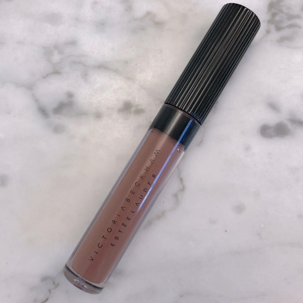 Victoria Beckham lip gloss in desert heat. Terracota nude.